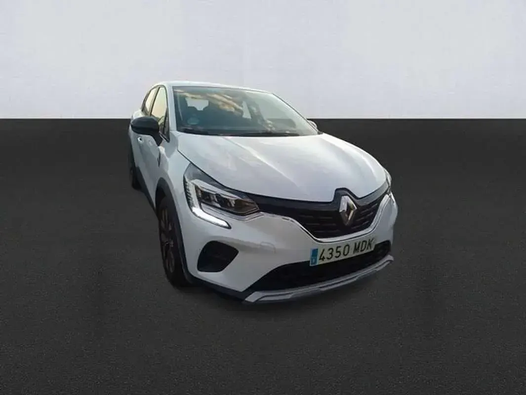 Usado Renault Captur Equilibre 101 CV (74 kW) 2023 Blanco SUV