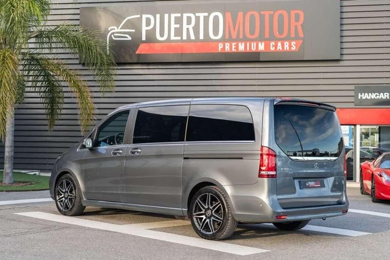 Usado Mercedes V300 Avantgarde 239 CV (175 kW) 2022 Gris / plata Monovolumen