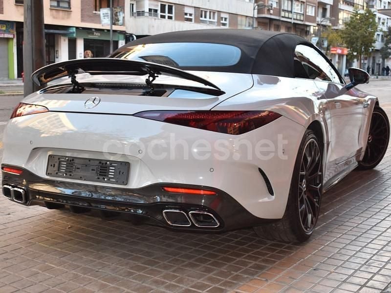 Usado Mercedes SL63 AMG AMG 585 CV (430 kW) 2023 Gris / plata Descapotable