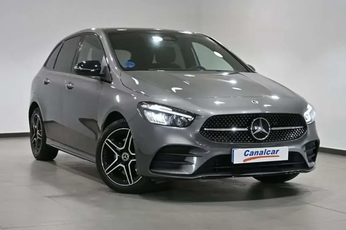 Usado Mercedes B250 218 CV (160 kW) 2024 Gris Utilitario