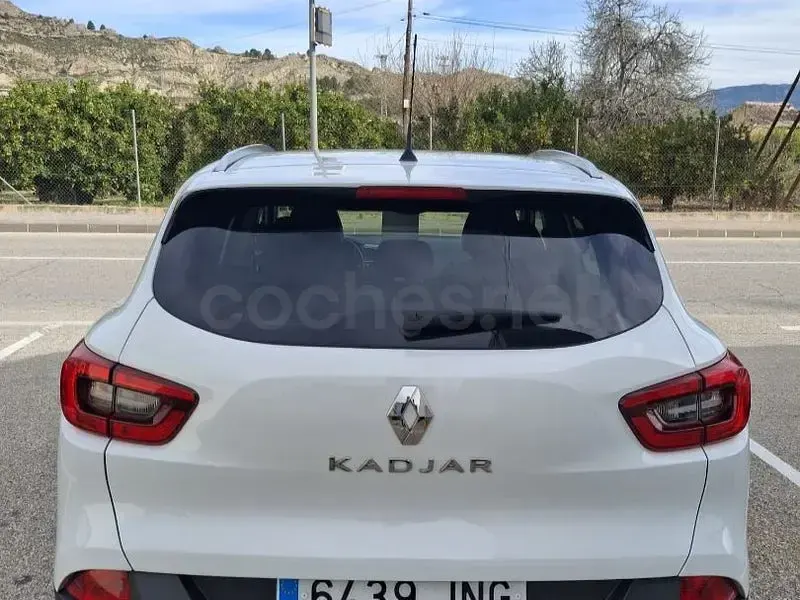 Usado Renault Kadjar Zen 130 CV (95 kW) 2016 Blanco SUV