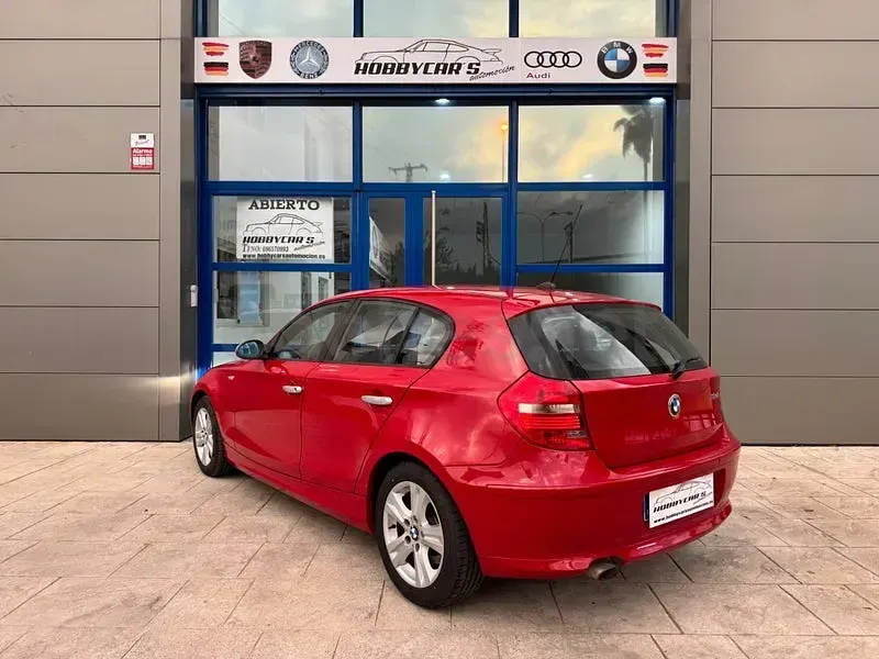 Usado BMW 118 143 CV (105 kW) 2009 Rojo Utilitario