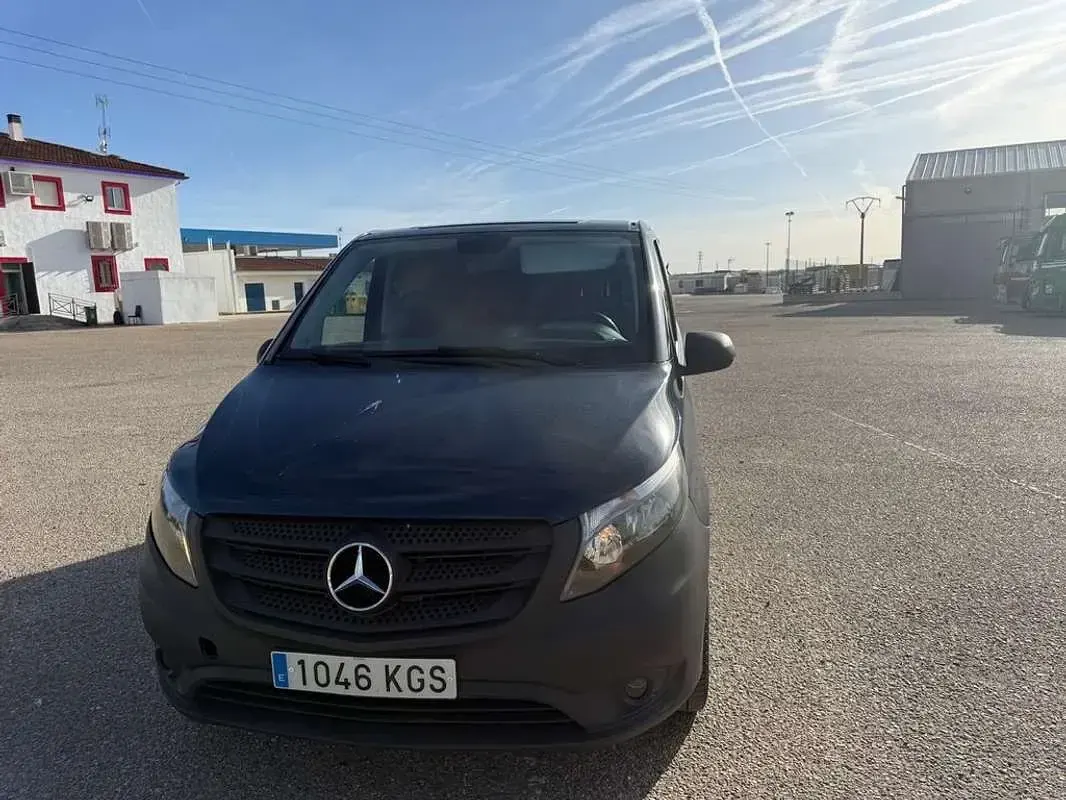 Usado Mercedes Vito 136 CV (100 kW) 2018 Azul Van