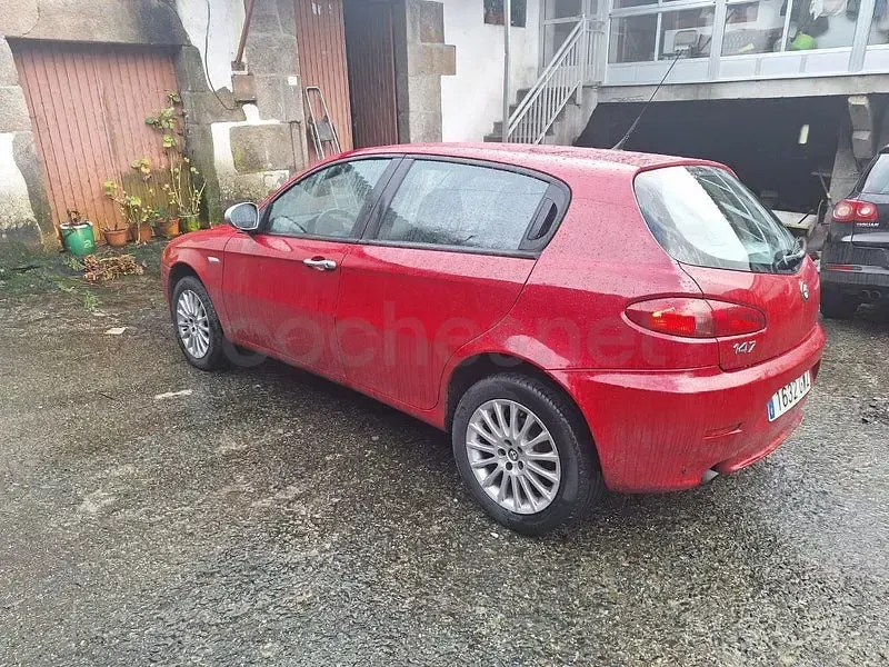 Usado Alfa Romeo 147 Distinctive 120 CV (88 kW) 2010 Rojo Utilitario