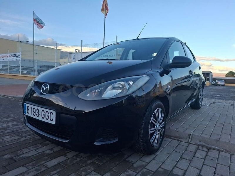 Usado Mazda 2 Active 68 CV (50 kW) 2008 Negro Berlina