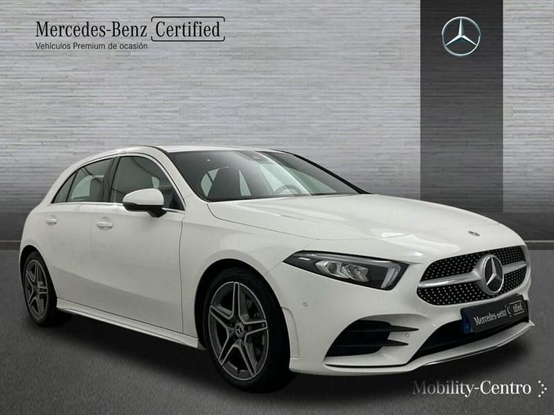 Usado Mercedes A200 AMG line 150 CV (110 kW) 2022 Blanco polar  pintura unicolor Utilitario