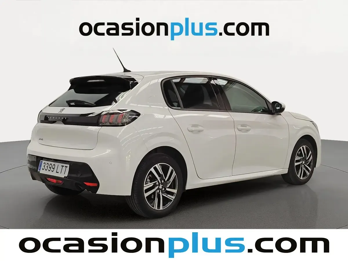 Usado Peugeot 208 Allure 100 CV (73 kW) 2021 Blanco Utilitario