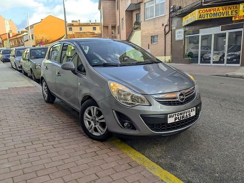 Usado Opel Corsa Selective 85 CV (62 kW) 2013 Gris / plata Utilitario