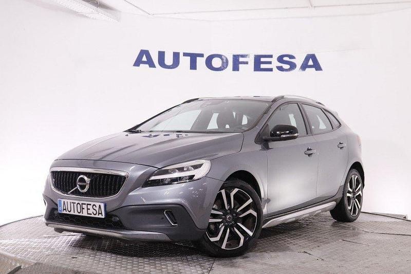 Usado Volvo V40 152 HP (111 kW) 2019 Cinzento Citadino
