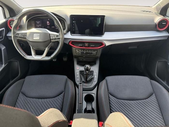 Usado Seat Ibiza FR 115 CV (84 kW) 2025 Blanco Utilitario