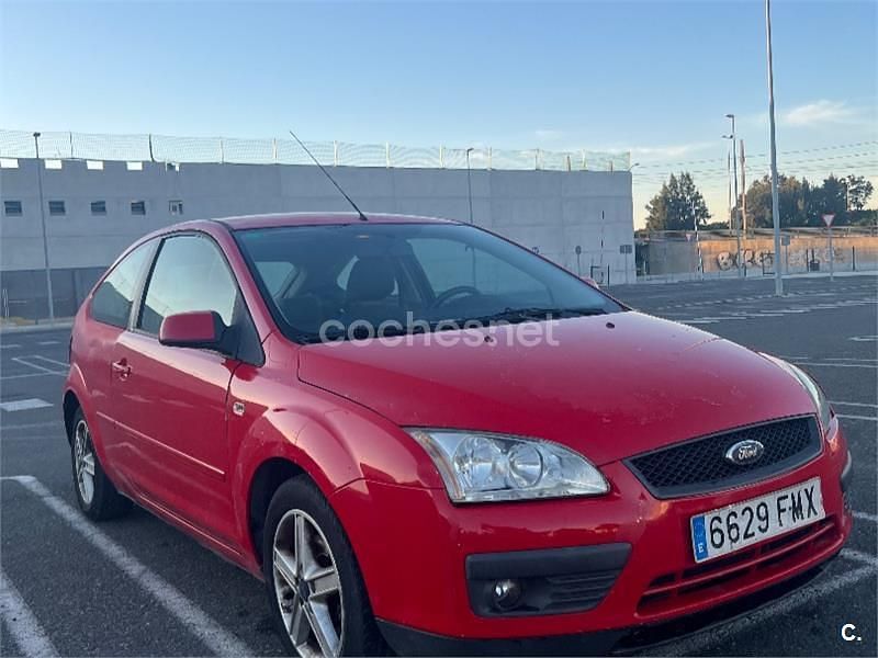 Rojo Usado 2007 Ford Focus Trend Berlina | 2600 € (Super precio) - Imagen 1/4