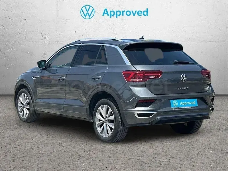 Usado VW T-Roc Advance 110 CV (80 kW) 2022 Gris / plata SUV