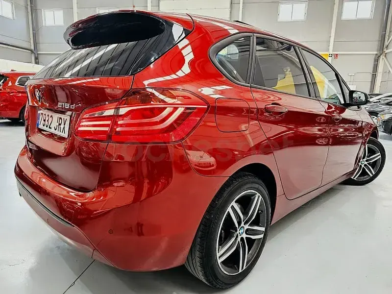 Usado BMW 218 Efficient Dynamics 150 CV (110 kW) 2016 Rojo Familiar