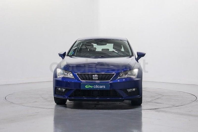 Usado Seat Leon Style 110 CV (80 kW) 2018 Azul Berlina