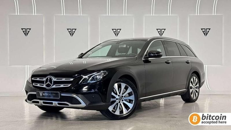 Usado Mercedes E400 340 CV (250 kW) 2019 Negro Familiar