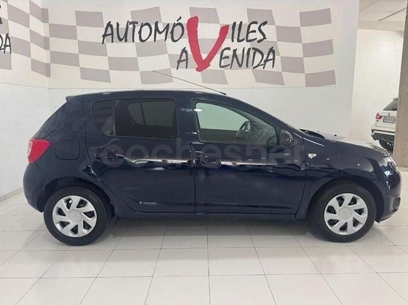 Usado Dacia Sandero Lauréate 90 CV (66 kW) 2016 Azul Utilitario