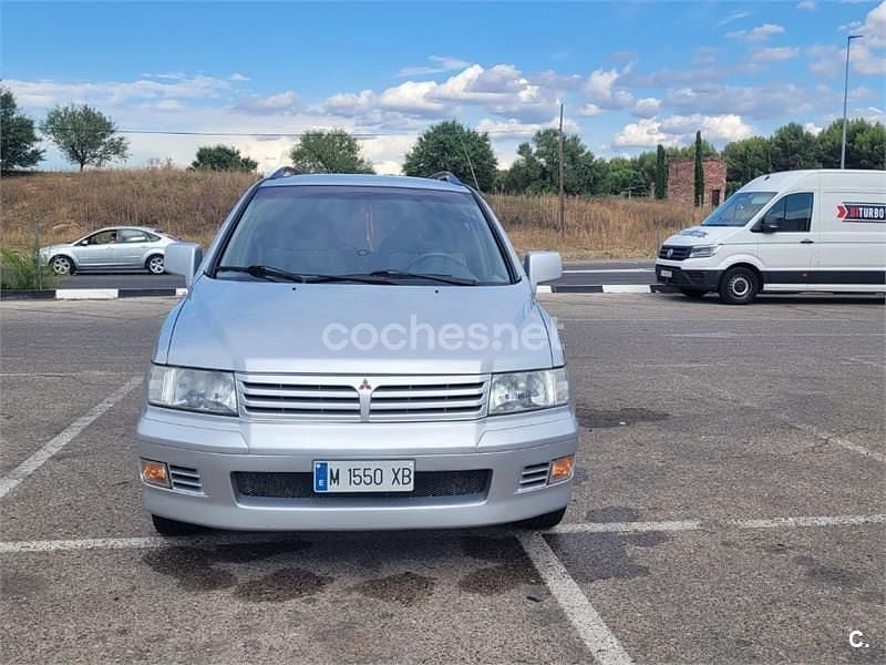 Gris / plata Usado 1999 Mitsubishi Space Wagon Plus Monovolumen | 3200 € - Imagen 1/4