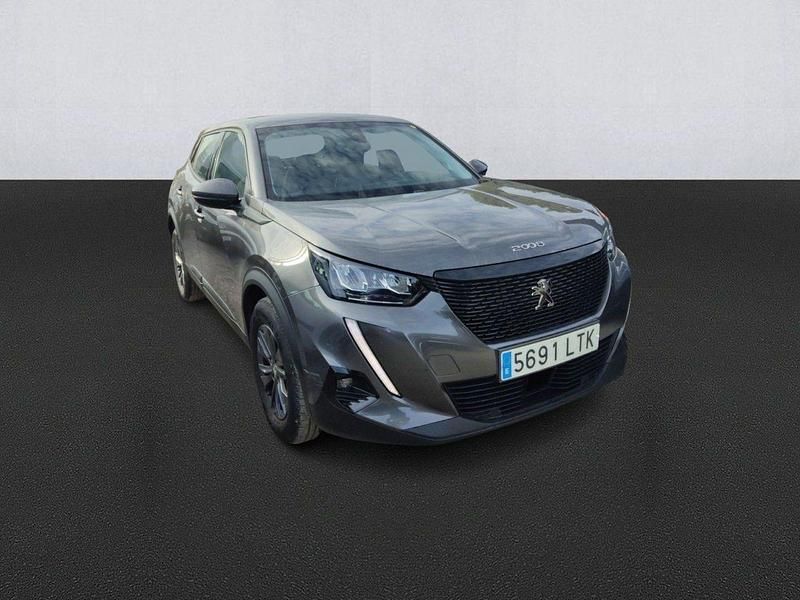 Usado Peugeot 2008 Active 110 CV (80 kW) 2021 Gris SUV