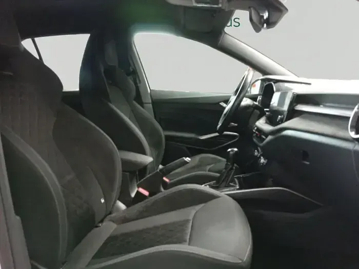 Usado Skoda Fabia Style 95 CV (69 kW) 2022 Blanco Utilitario
