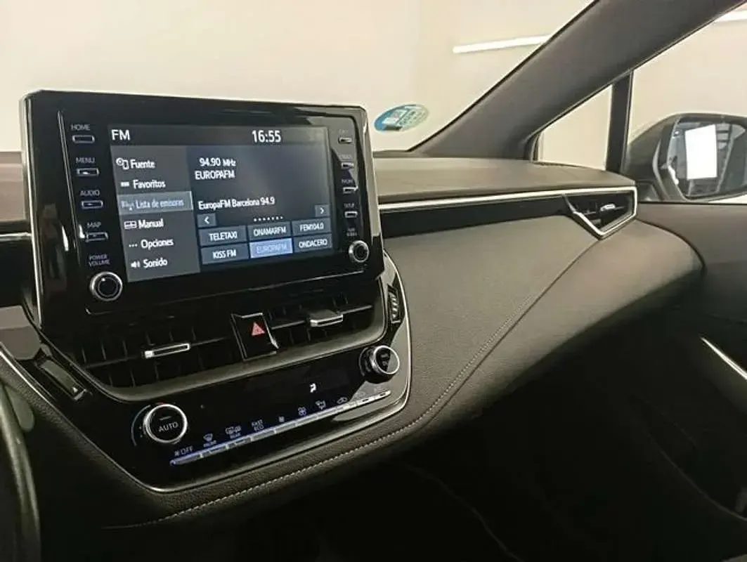 Usado Toyota Corolla Active 122 CV (89 kW) 2022 Blanco Utilitario