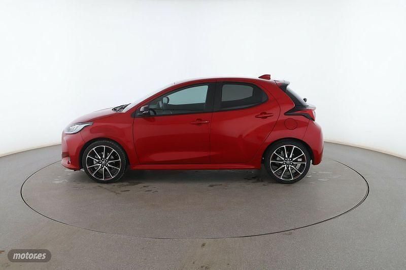 Usado Toyota Yaris Hybrid Sport 116 CV (85 kW) 2024 Rojo Berlina