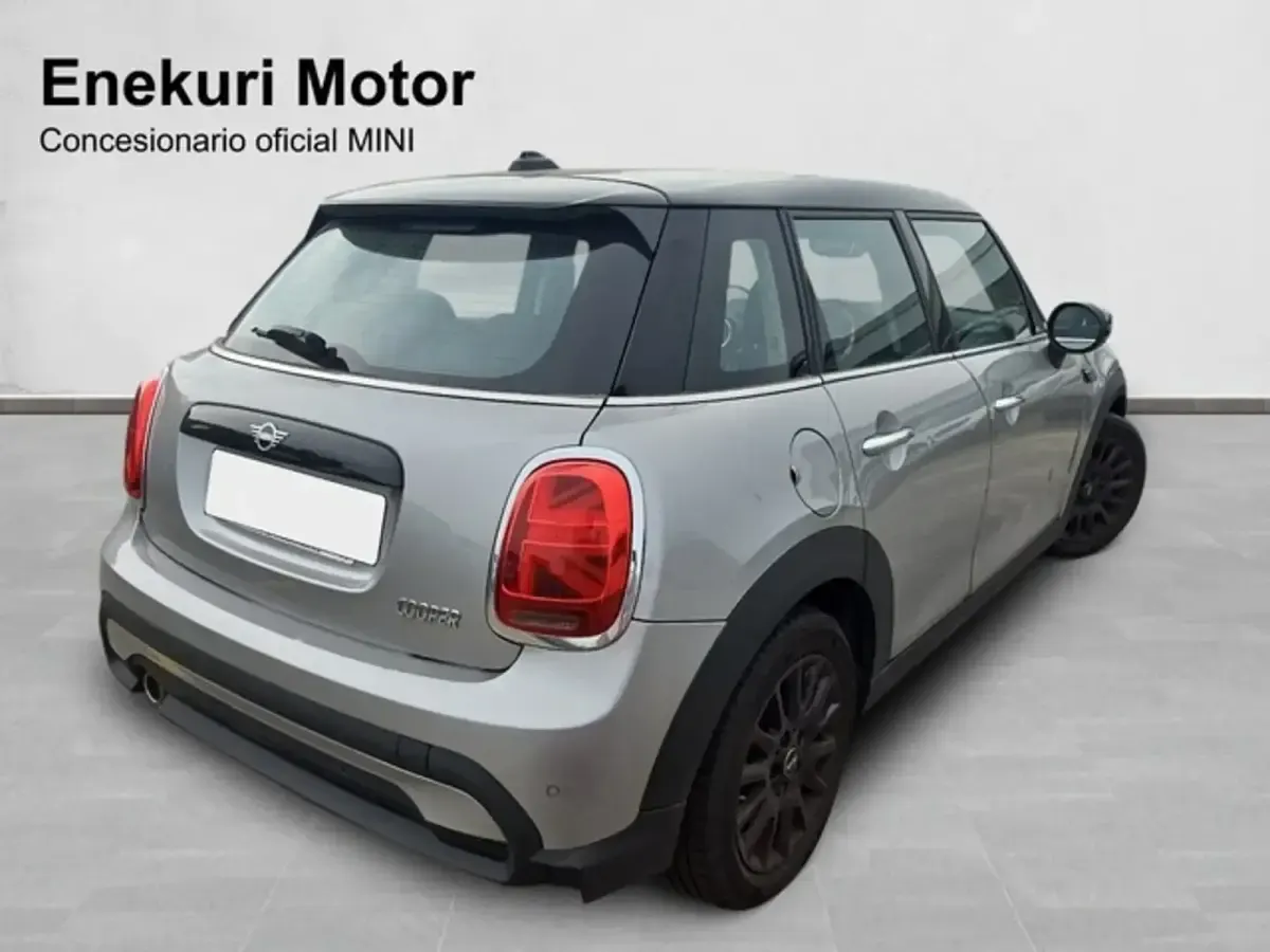 Usado Mini Cooper 136 CV (100 kW) 2023 Plateado Utilitario