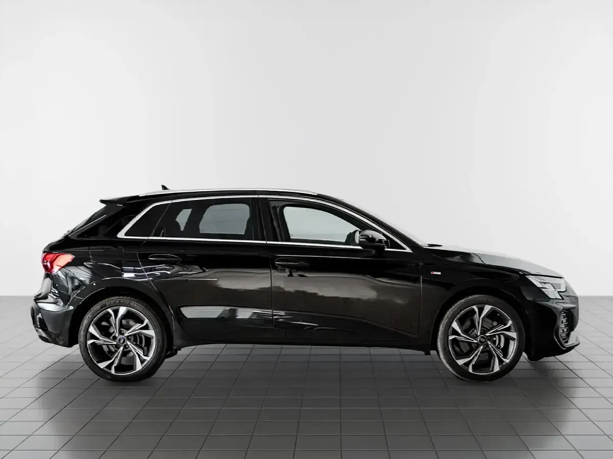 Usado Audi A3 Sportback e-tron 204 CV (150 kW) 2026 Negro Utilitario