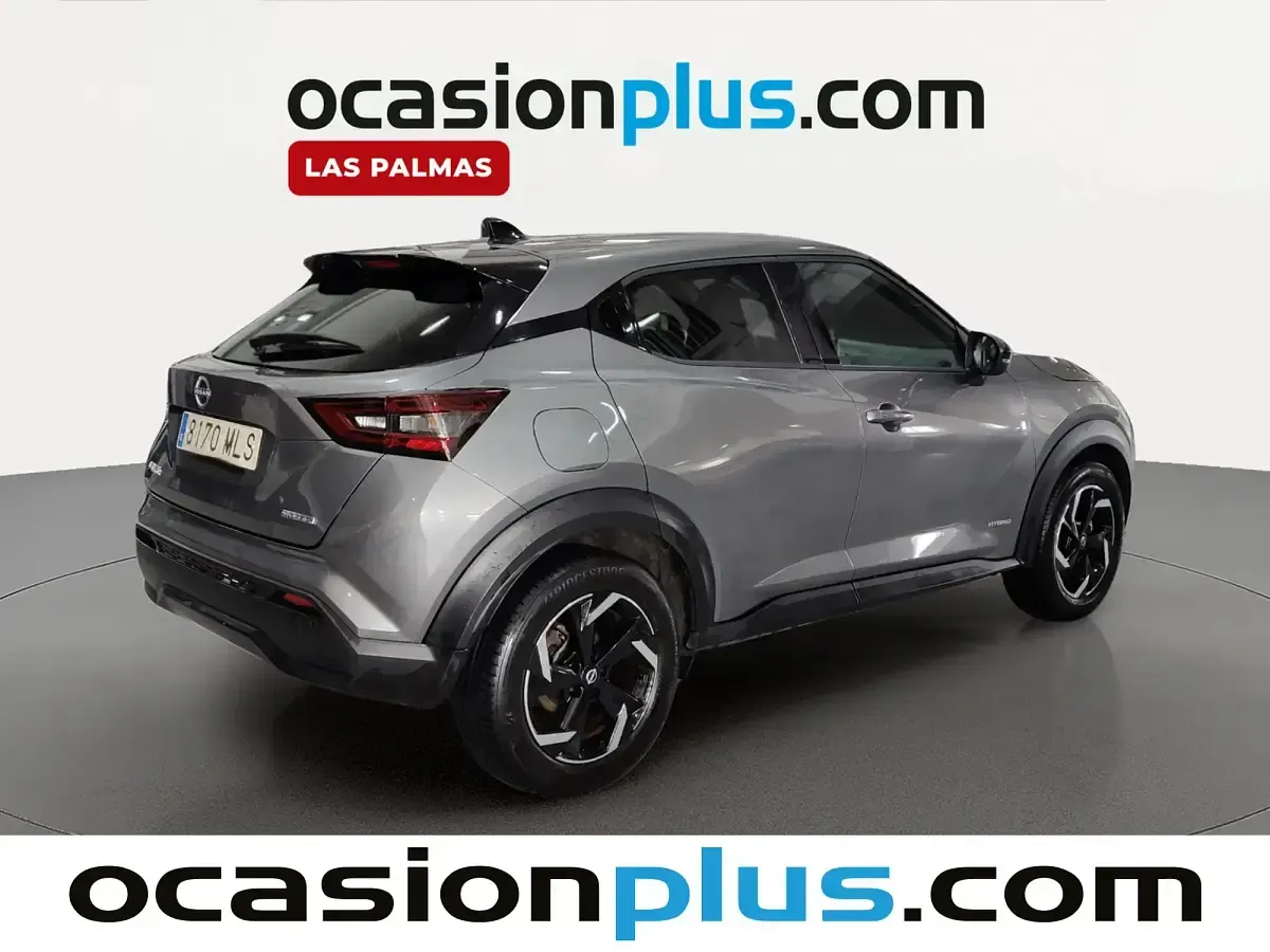 Begagnad Nissan Juke N-Connecta 143 HK (105 kW) 2023 Grå SUV