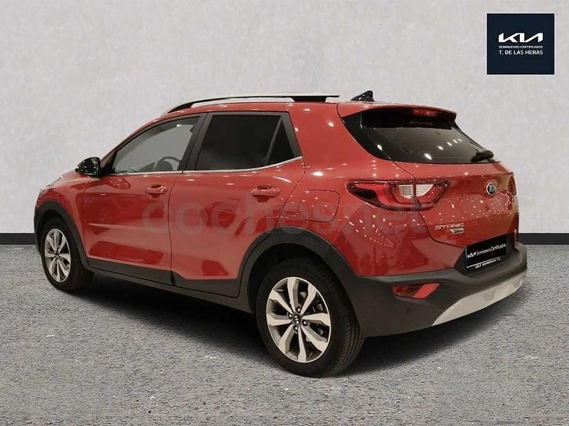 Usado Kia Stonic 120 CV (88 kW) 2021 Rojo SUV