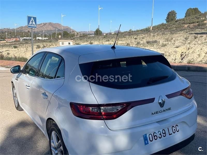 Usado Renault Mégane IV LIMITED 115 CV (84 kW) 2020 Blanco Berlina
