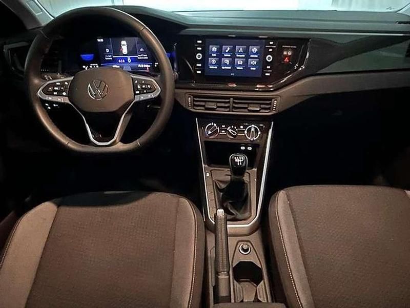 Usado VW Polo Life 95 CV (69 kW) 2023 Gris Utilitario