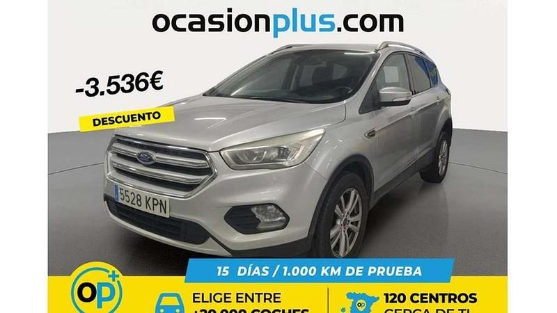 Usado Ford Kuga Trend+ 120 HP (88 kW) 2018 Prateado SUV