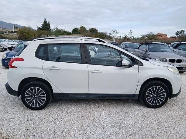 Usado Peugeot 2008 Access 82 CV (60 kW) 2015 Blanco SUV