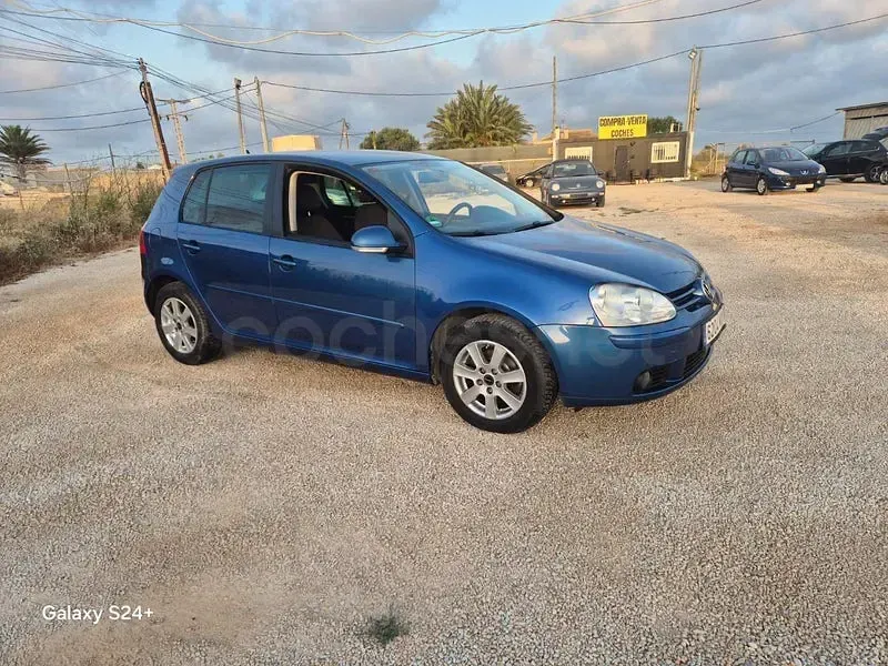 Usado VW Golf V Highline 105 CV (77 kW) 2007 Azul Berlina