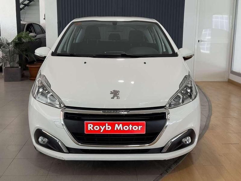 Usado Peugeot 208 Allure 102 CV (75 kW) 2019 Blanco Utilitario