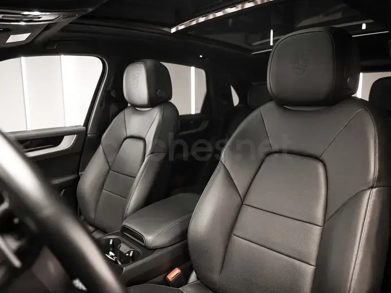Usado Porsche Cayenne E-Hybrid 470 CV (345 kW) 2023 Gris / plata SUV