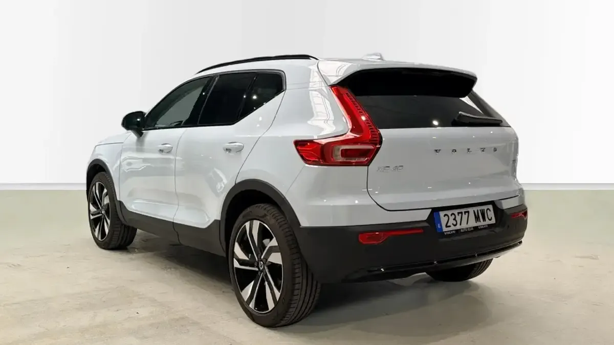 Usado Volvo XC40 Ultra 163 CV (119 kW) 2024 Azul SUV