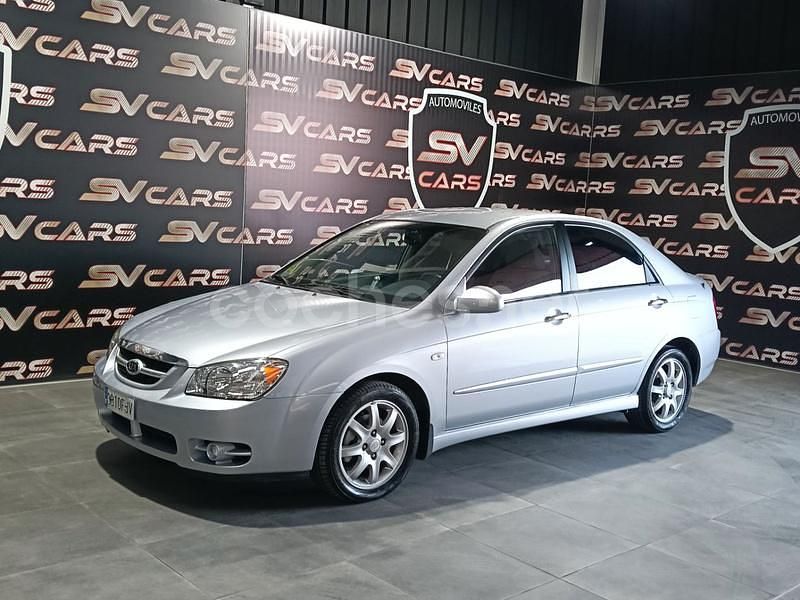 Gris / plata Usado 2006 Kia Cerato LX Berlina | 5999 € (Caro) - Imagen 1/4