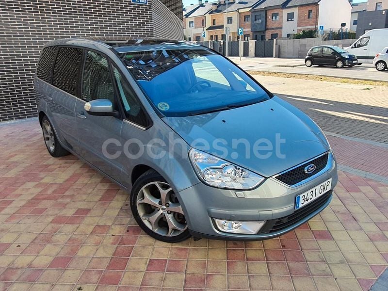 Usado Ford Galaxy Limited 175 CV (128 kW) 2010 Gris / plata Monovolumen
