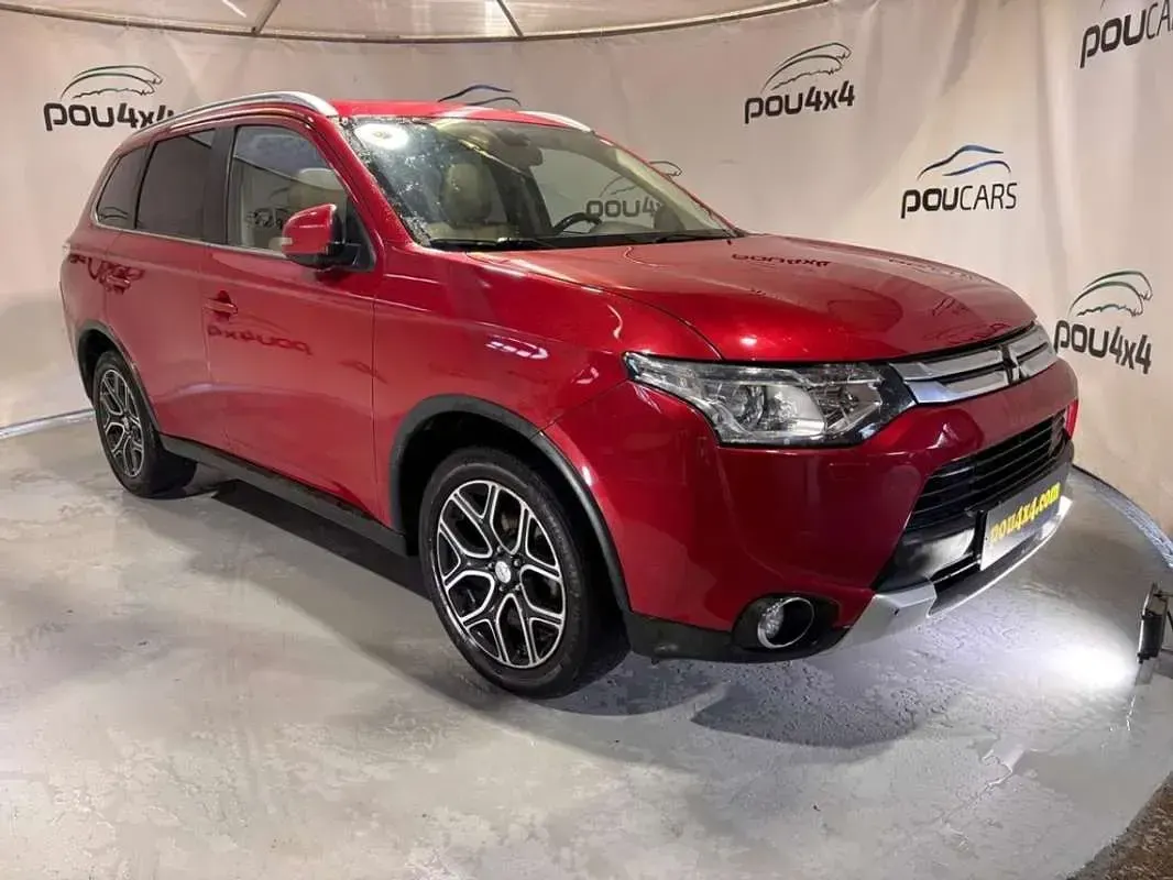 Usado Mitsubishi Outlander 150 CV (110 kW) 2015 Rojo SUV