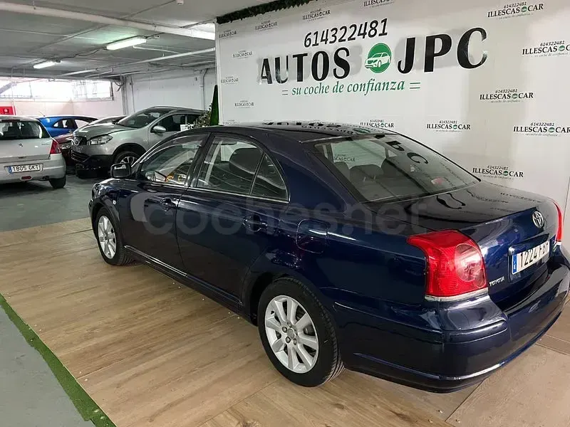 Usado Toyota Avensis Sol 126 CV (92 kW) 2006 Azul Berlina