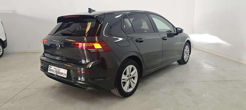 Usado VW Golf VII Style 150 CV (110 kW) 2020 Gris Utilitario