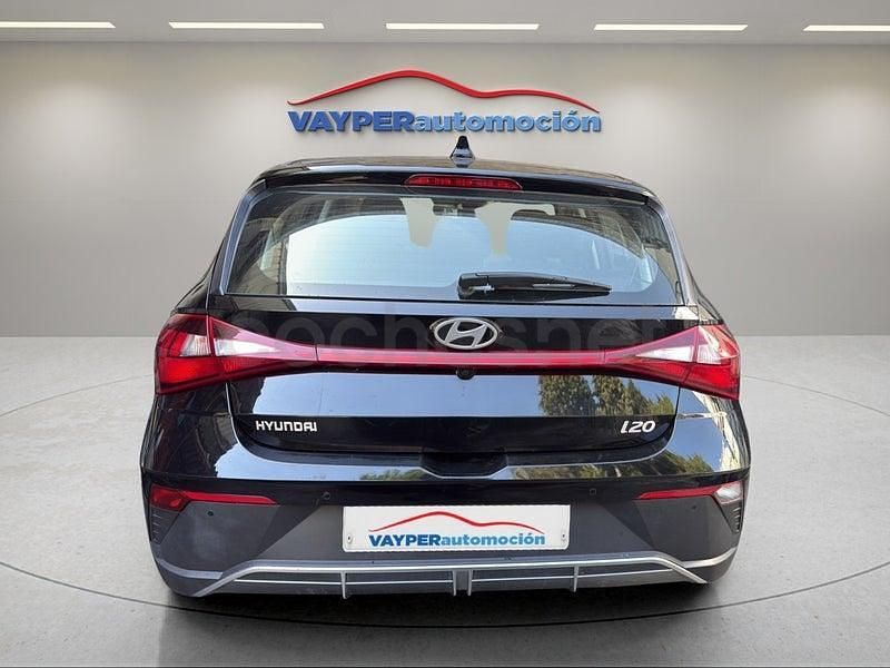 Usado Hyundai i20 84 CV (61 kW) 2023 Negro Berlina