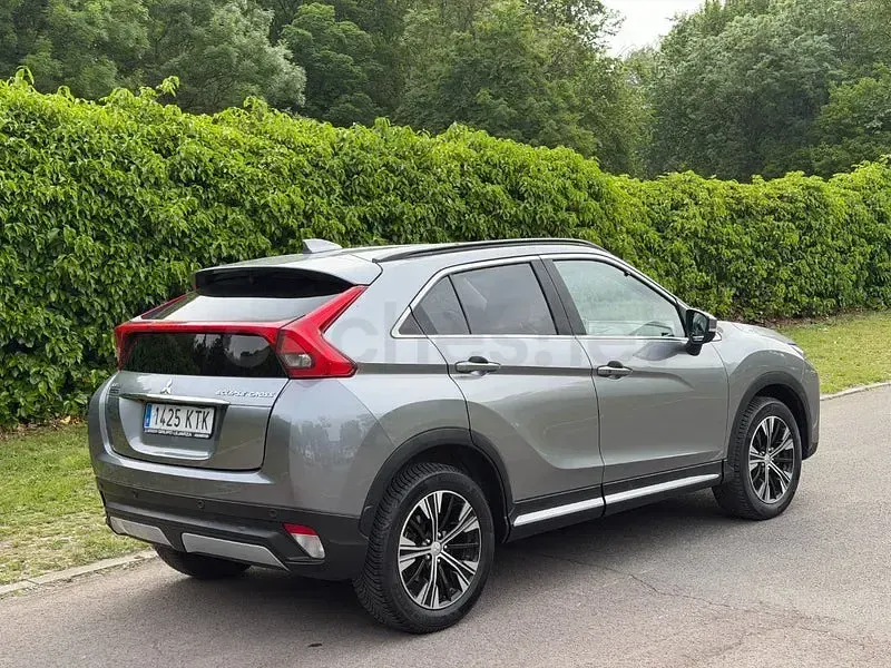 Usado Mitsubishi Eclipse Cross Motion 163 CV (119 kW) 2019 Gris / plata SUV