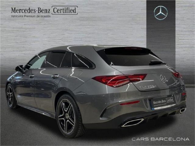 Usado Mercedes CLA200 Shooting Brake AMG line 150 CV (110 kW) 2023 Gris montaña Familiar