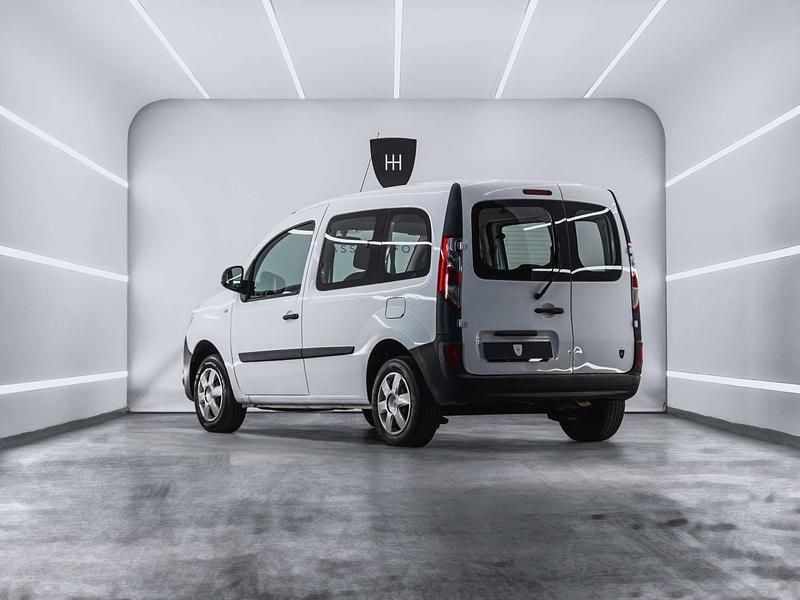 Usado Renault Kangoo Dynamique 90 CV (66 kW) 2015 Blanco Monovolumen