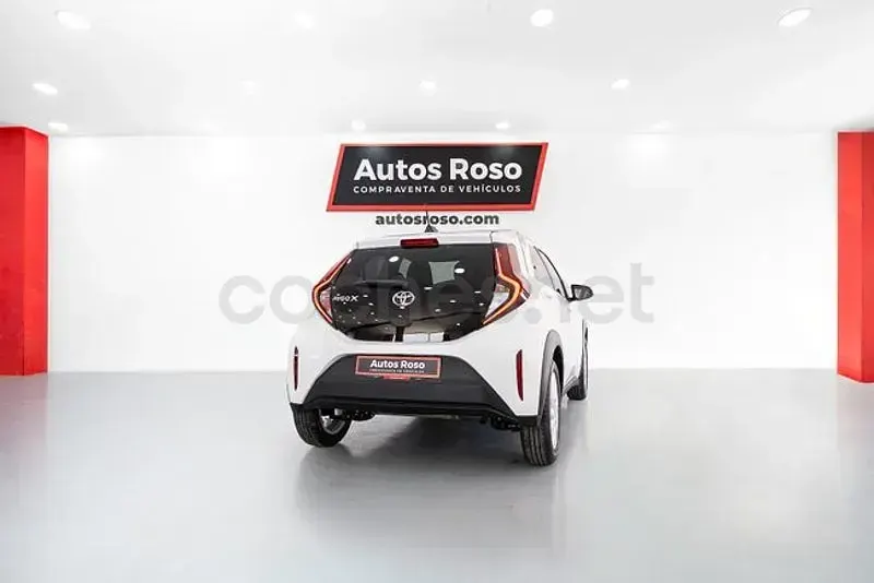 Usado Toyota Aygo X 72 CV (52 kW) 2025 Blanco SUV