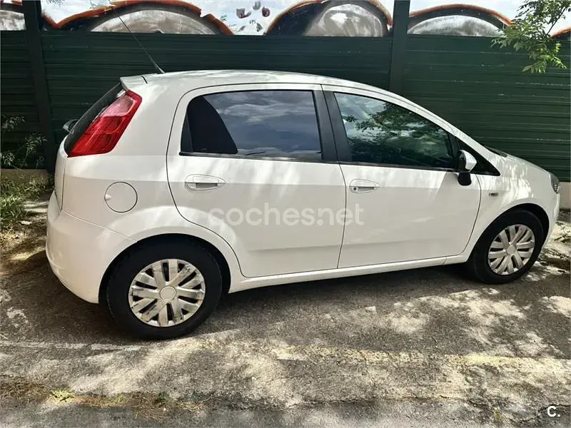 Usado Fiat Grande Punto Active 90 CV (66 kW) 2007 Blanco Utilitario