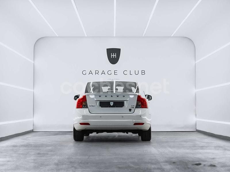 Usado Volvo S40 Momentum 109 CV (80 kW) 2010 Blanco Berlina