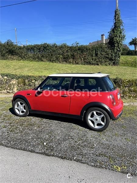 Usado Mini Cooper 116 CV (85 kW) 2006 Rojo Utilitario